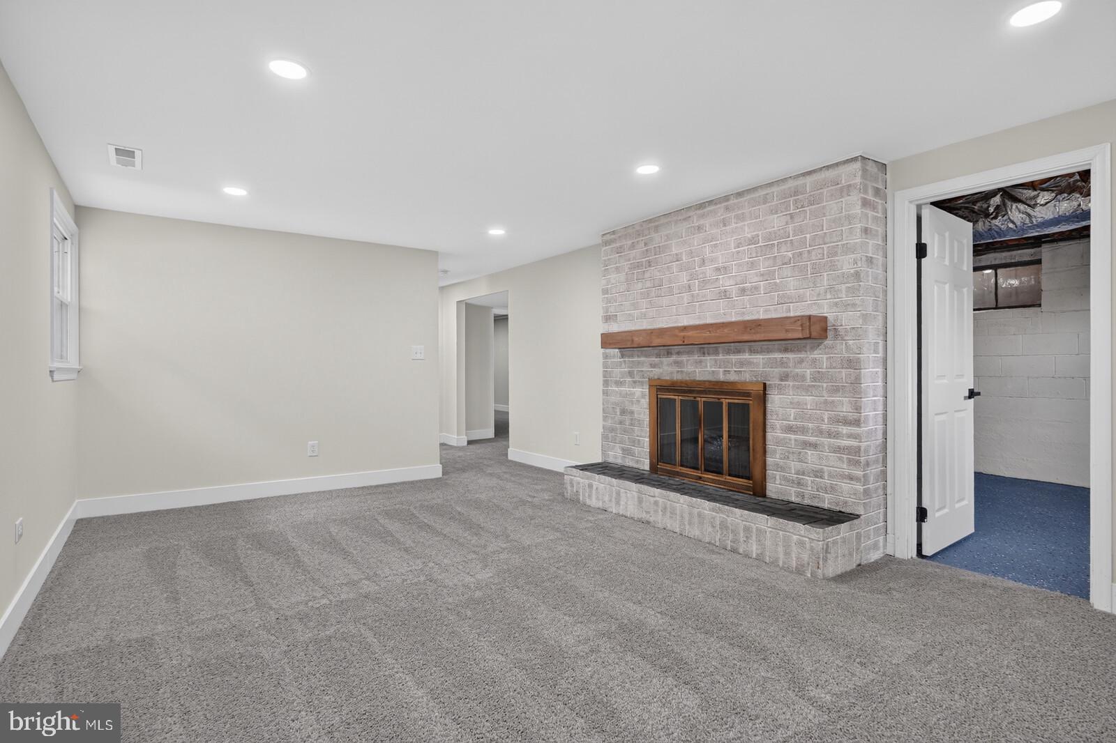 Beautifully Renovated Single-Family Home in Sought-After Kettering – 5 – image 34