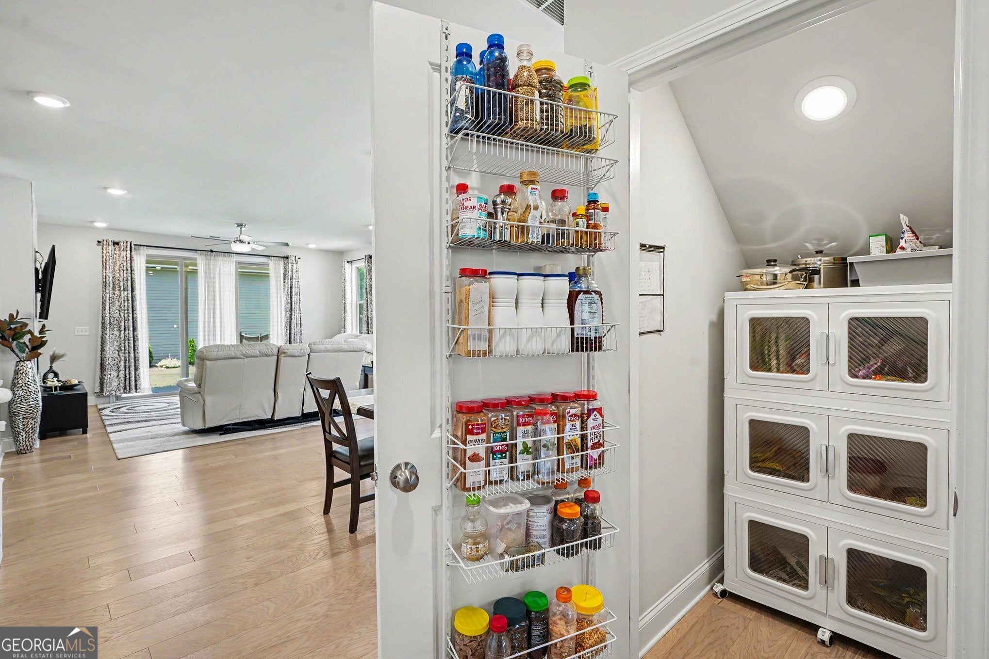 5 BEDROOM/3.5 BATH and over 3100 SF! This lovely like new double cul d – image 17