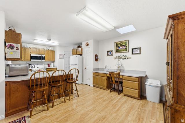 Welcome home to this beautifully well-kept East Bench gem, perfectly s – image 4