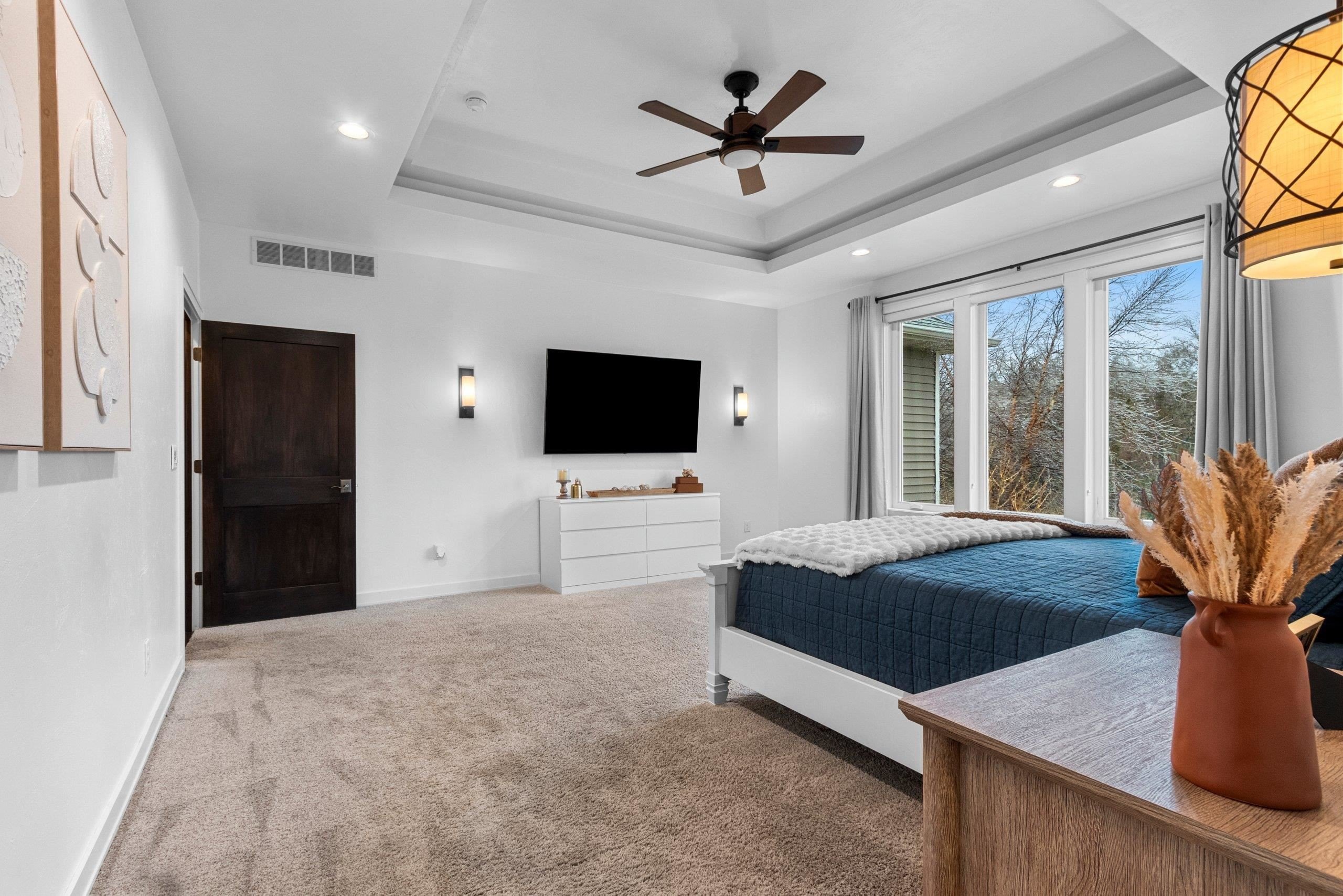 2875 2875 STONE CREEK Circle, SUAMICO, Wisconsin, 54313-9107, USA, 5 Bedrooms Bedrooms, ,4 BathroomsBathrooms,Residential,For Sale,2875 STONE CREEK Circle,7251169f-7e5c-4250-b469-36489d