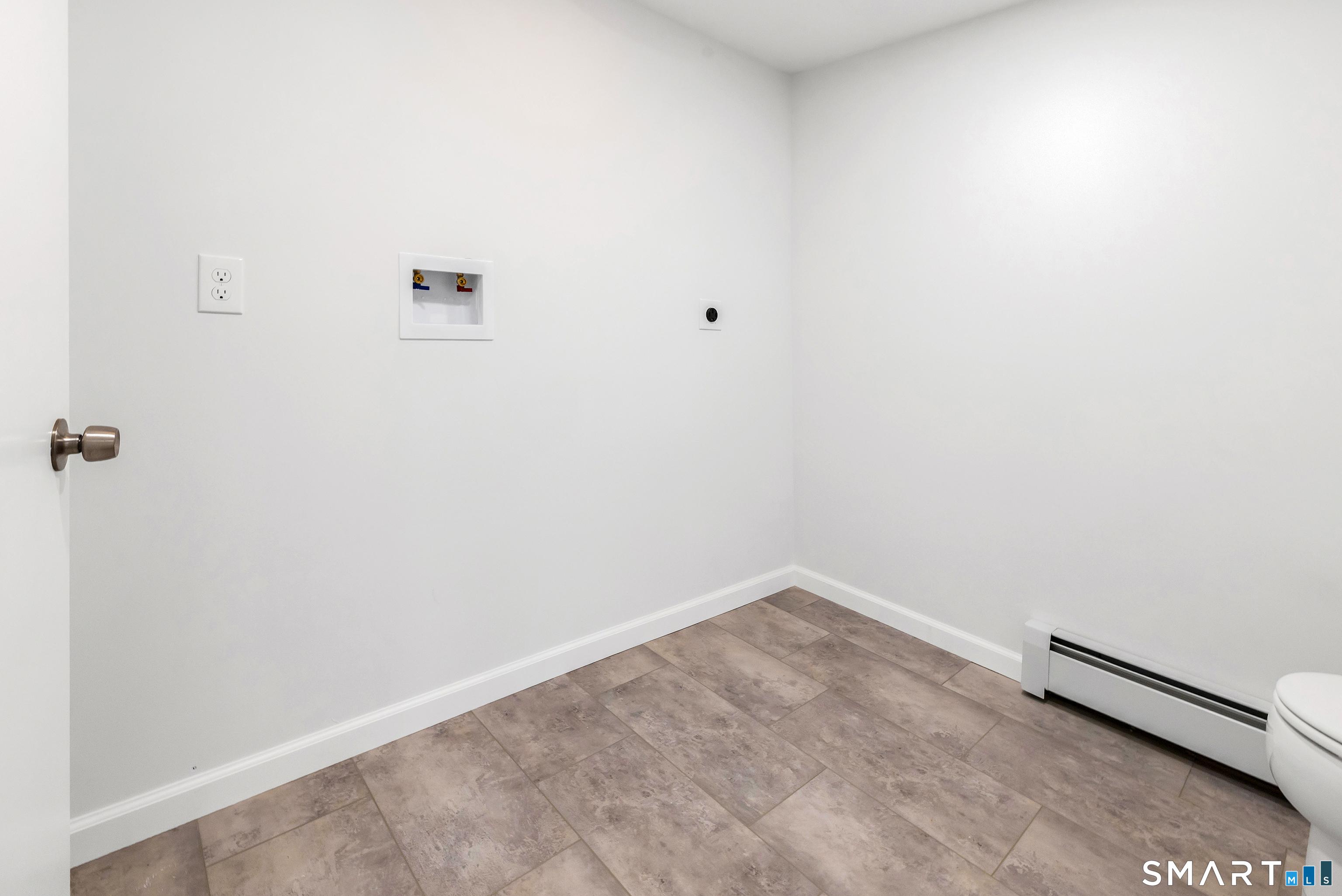 Welcome to 7 Longview Road, located in the desirable Sandy Hook sectio – image 30