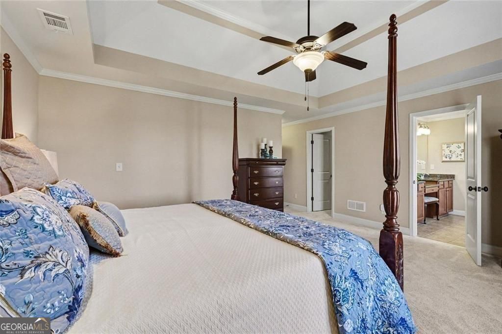 $5000 to BUYERS closing costs with acceptable offer! Beautiful east fa – image 19