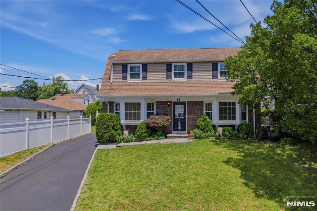 85 85 Stewart, Kearny, New Jersey, 07032, USA, 3 Bedrooms Bedrooms, ,3 BathroomsBathrooms,Residential,For Sale,85 Stewart,26021909