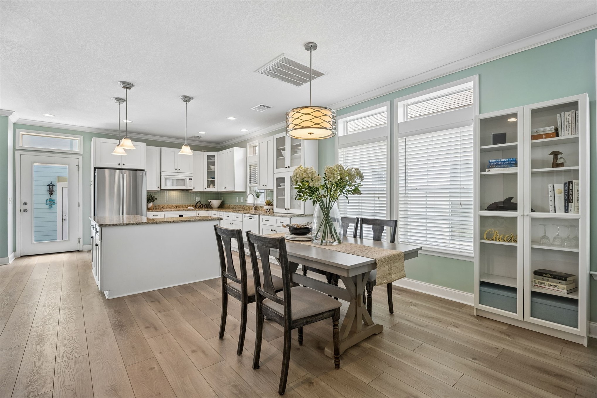 NATURE-FILLED, WALKABLE, AND UNLIKE ANYTHING ELSE ON AMELIA ISLAND, Am – image 17