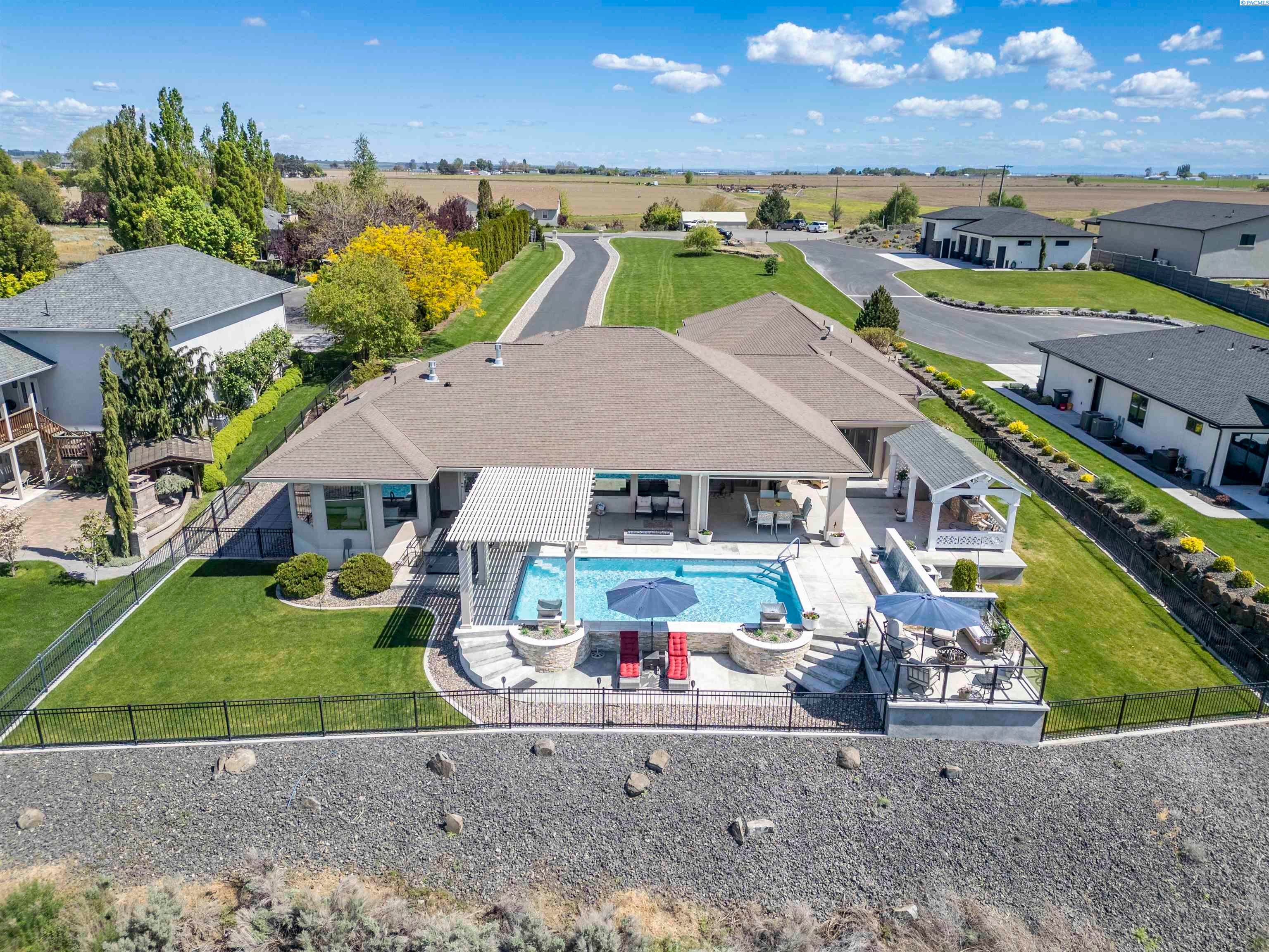 170 170 Alta Lane, Pasco, Washington, 99301, USA, 4 Bedrooms Bedrooms, ,2 BathroomsBathrooms,Residential,For Sale,170 Alta Lane,ec5bbd90-fd58-4a72-a74c-4d72bc