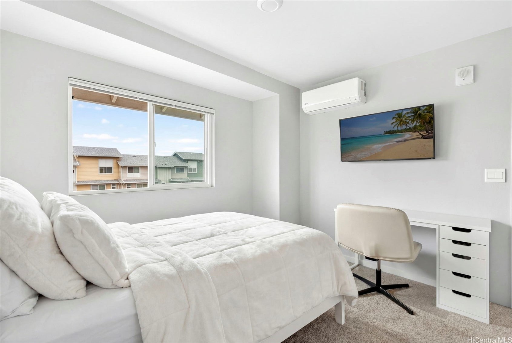 An INCREDIBLE VALUE and RARE opportunity to live, work, and play in Ho – image 15