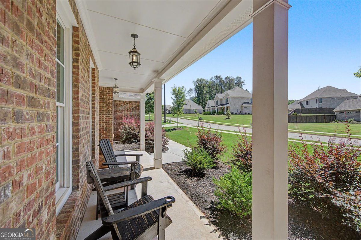 GOLF COURSE LIVING ANYONE??!! Experience luxury golf course living at – image 6