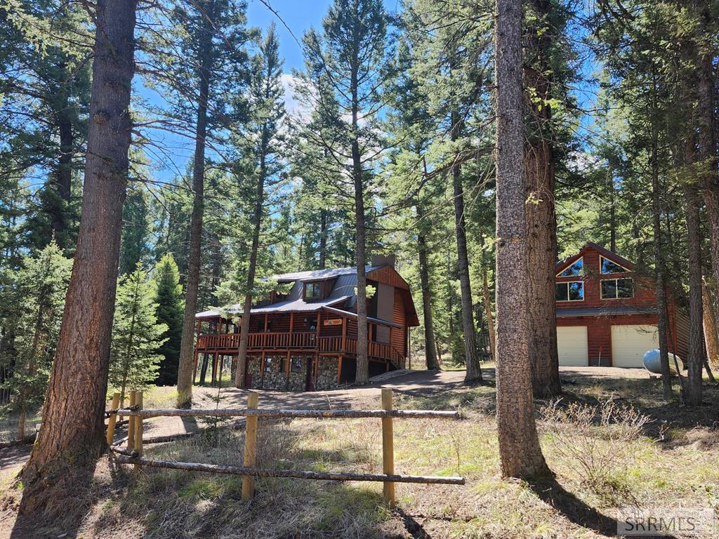 IMMACULATE LOG CABIN - AMAZING HIGH END FURNISHINGS INCLUDED - BORDERS – image 64