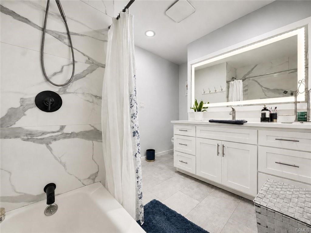 8617 8617 Ivy St, Los Angeles, California, 90002, USA, 5 Bedrooms Bedrooms, ,Residential,For Sale,8617 Ivy St,MB26135921