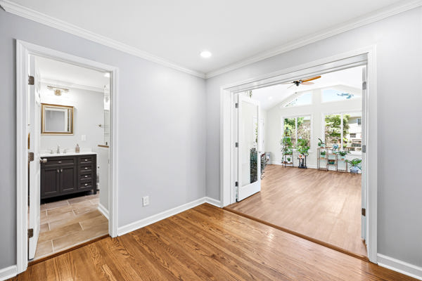 Welcome to this beautiful home that’s gleaming with pride and perfecti – image 22