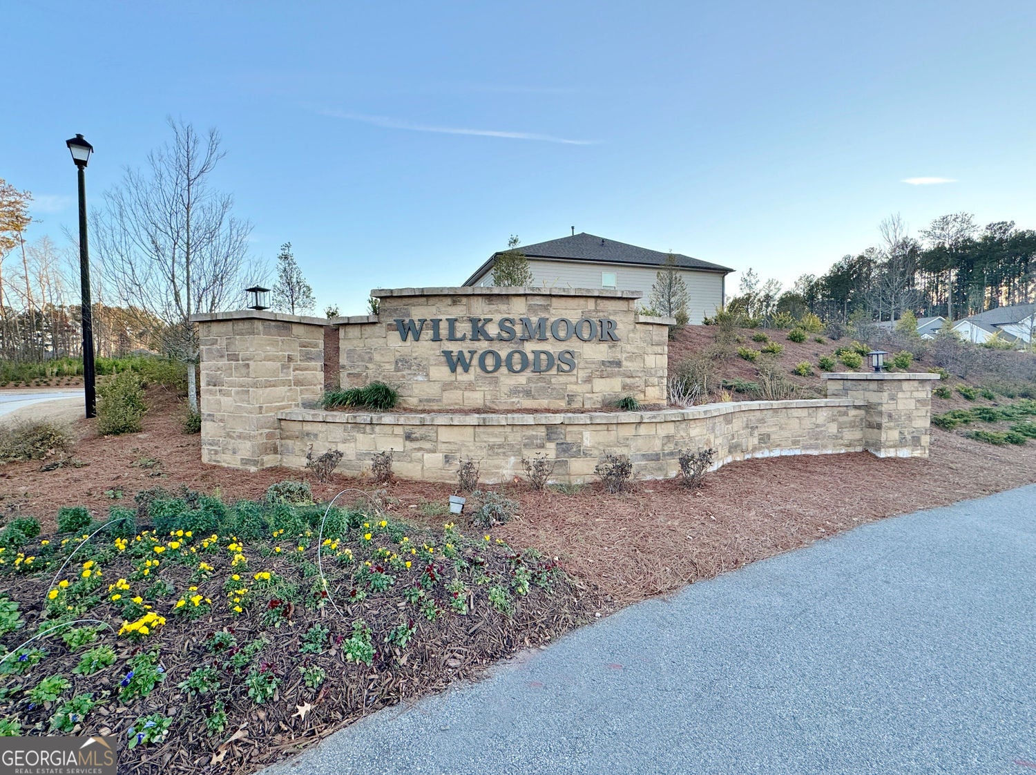 5 BEDROOM/3.5 BATH and over 3100 SF! This lovely like new double cul d – image 41