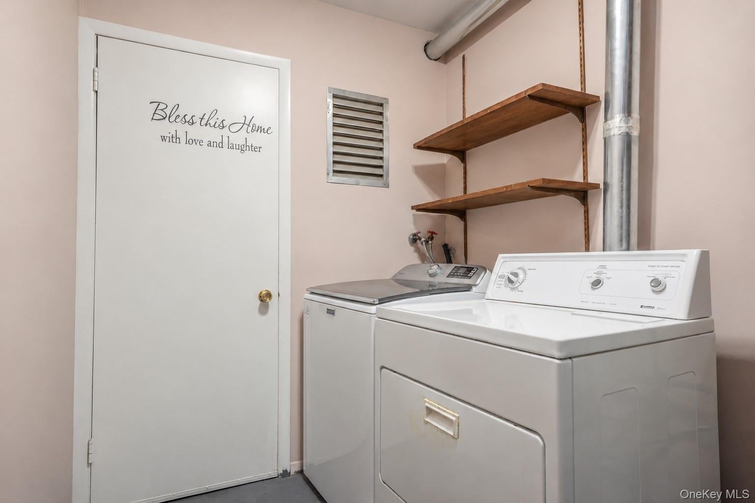 First Time on the Market! Nestled on a quiet double-ended cul-de-sac i – image 23