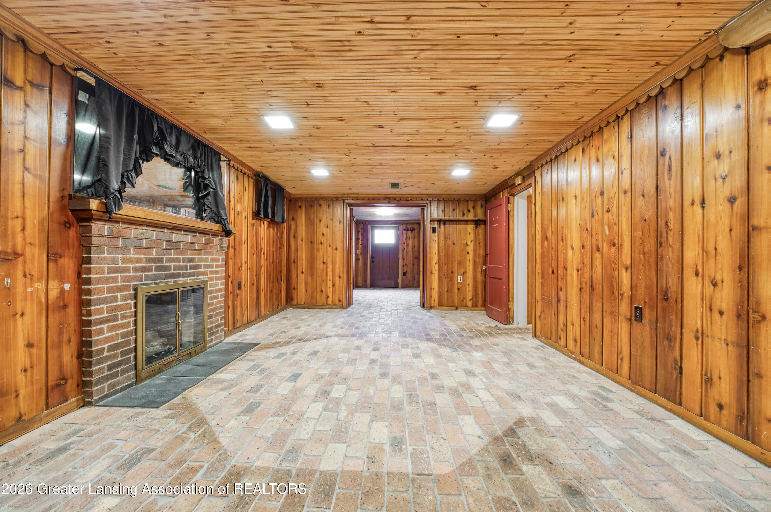 A rare opportunity to score a quintessential Glencairn gem! Gorgeous c – image 47