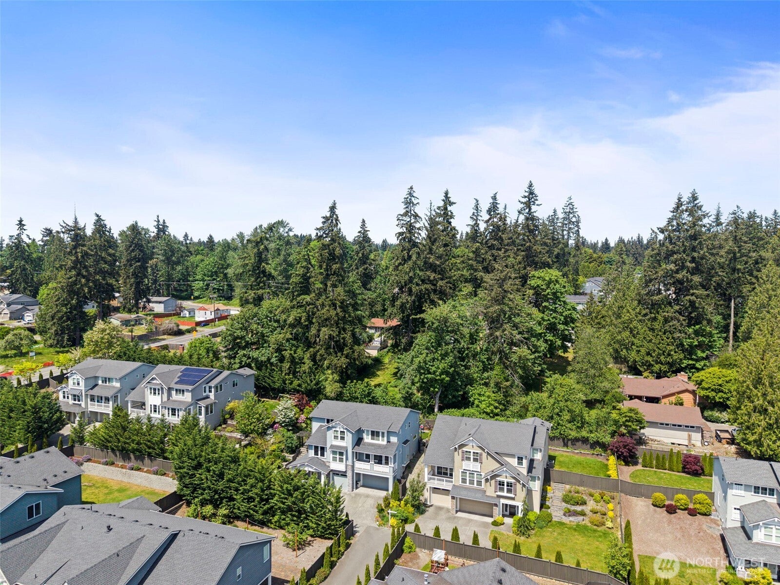 Welcome to this beautifully designed Sagebrook Lane home in Bothell Ca – image 39