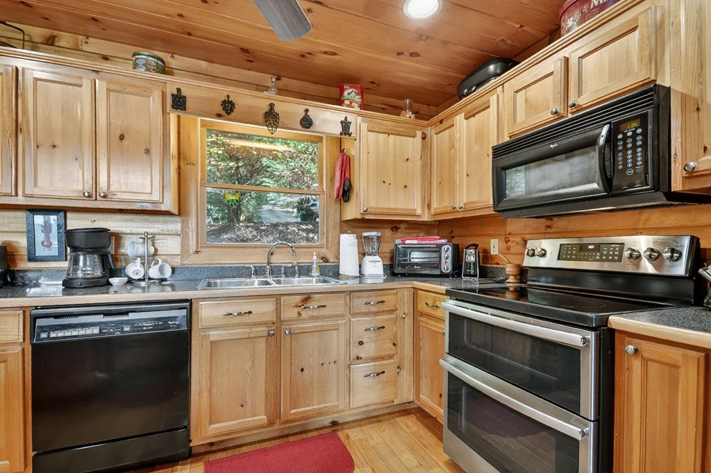 WAKE UP to the Sweeping Long-Range MTN VIEWS EVERY MORNING in this FUL – image 27