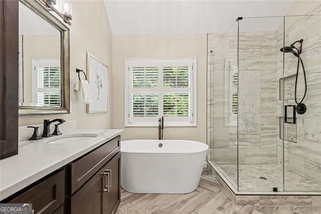 Welcome to this stunning home in beautiful Grayson, Georgia. Professio – image 28