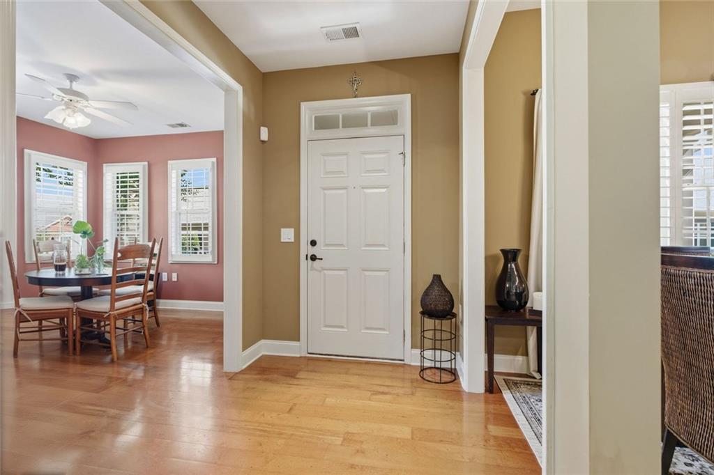 Welcome to this lovely home in the highly sought-after Orchards of Bra – image 6