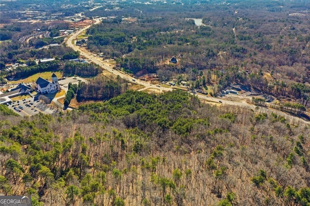 A mountain retreat in the heart of Forsyth. This extraordinary 6+ acre – image 14