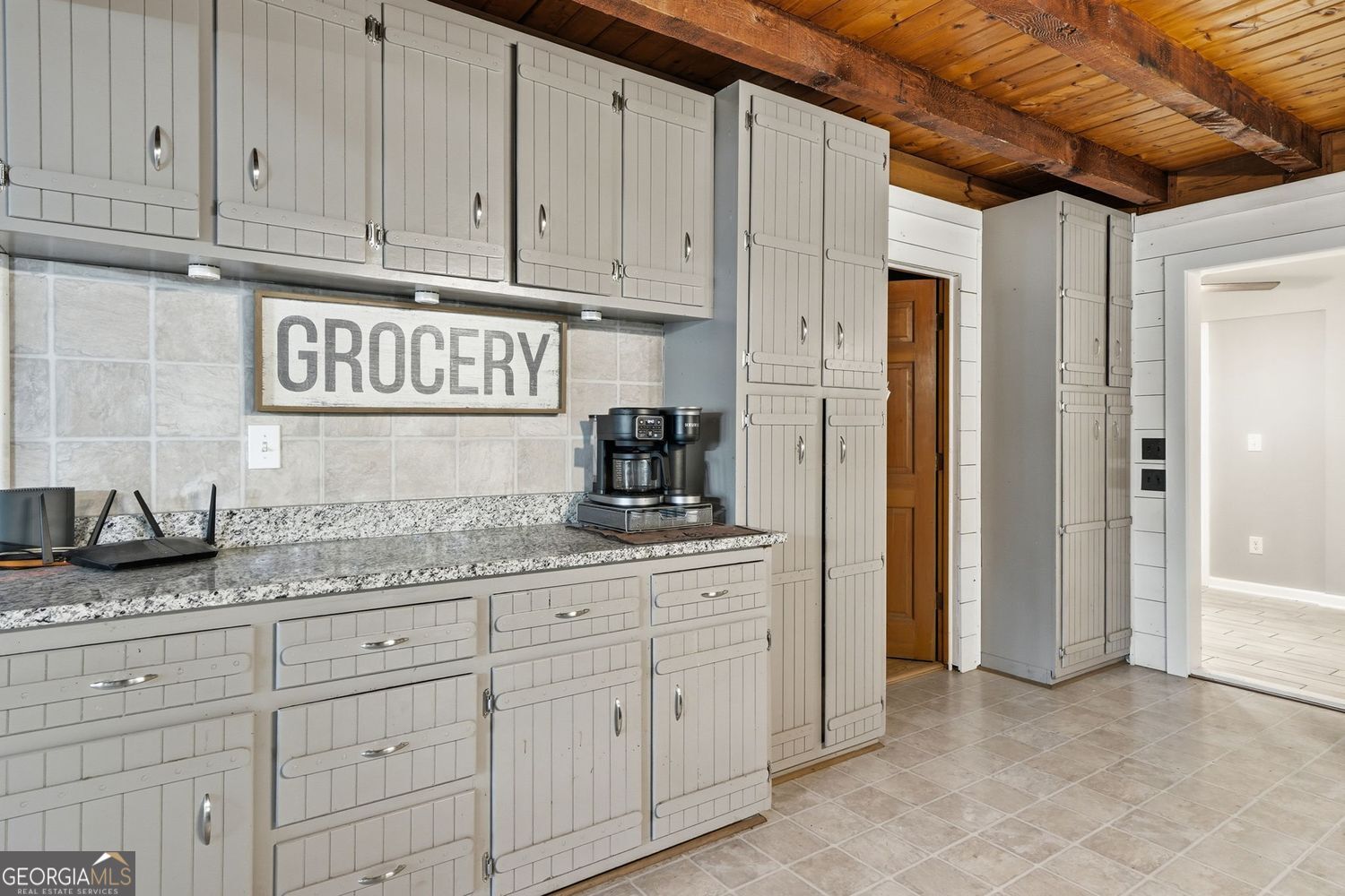 Escape to the perfect blend of privacy, functionality, and North Georg – image 11