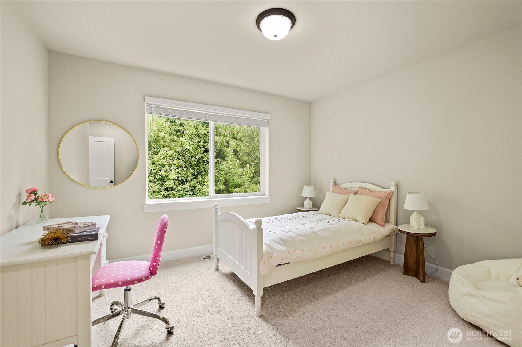 Welcome to this beautifully designed Sagebrook Lane home in Bothell Ca – image 26
