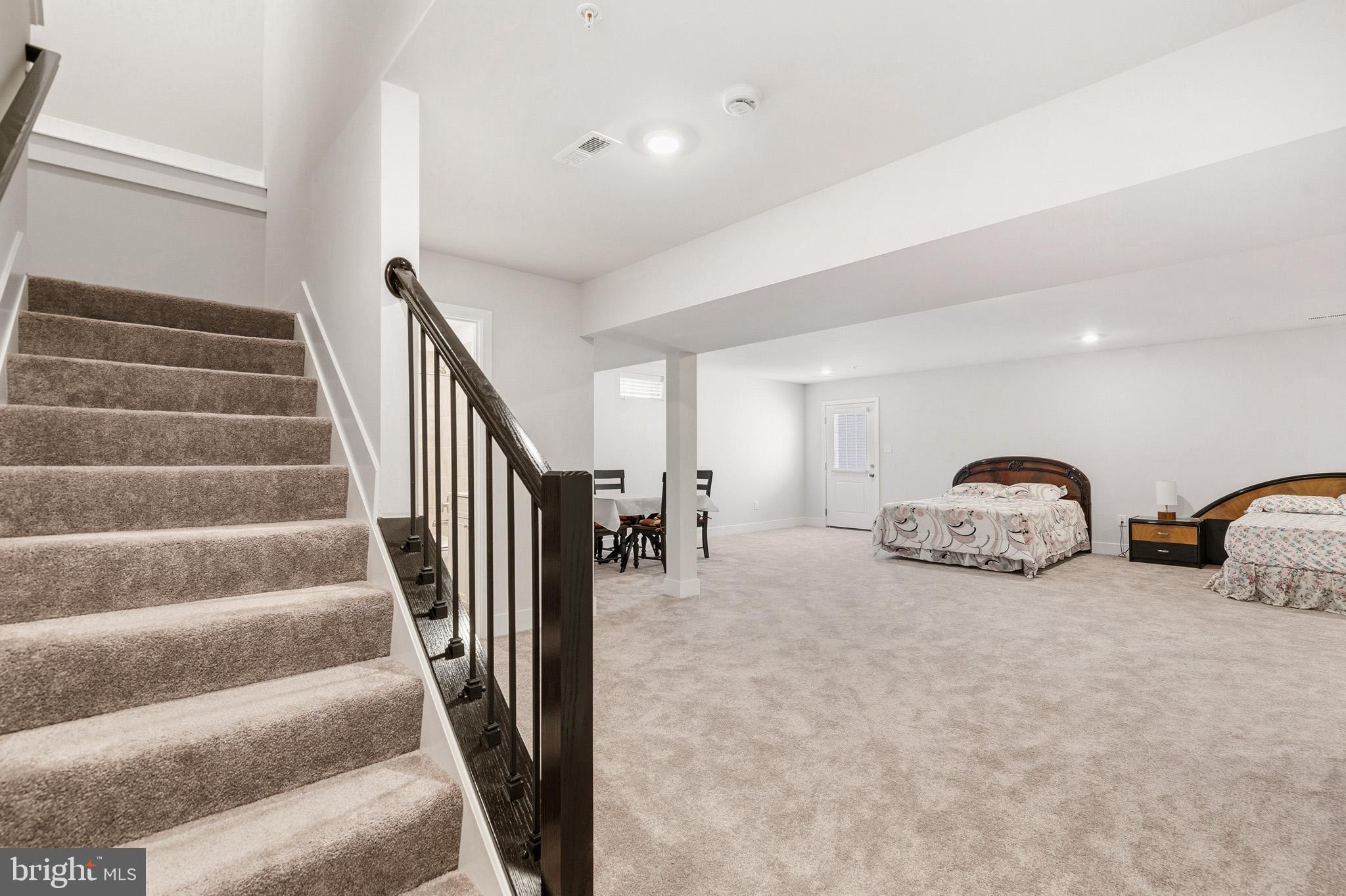 HOME SWEET HOME! Like new beauty situated on a corner lot, in sought – image 27