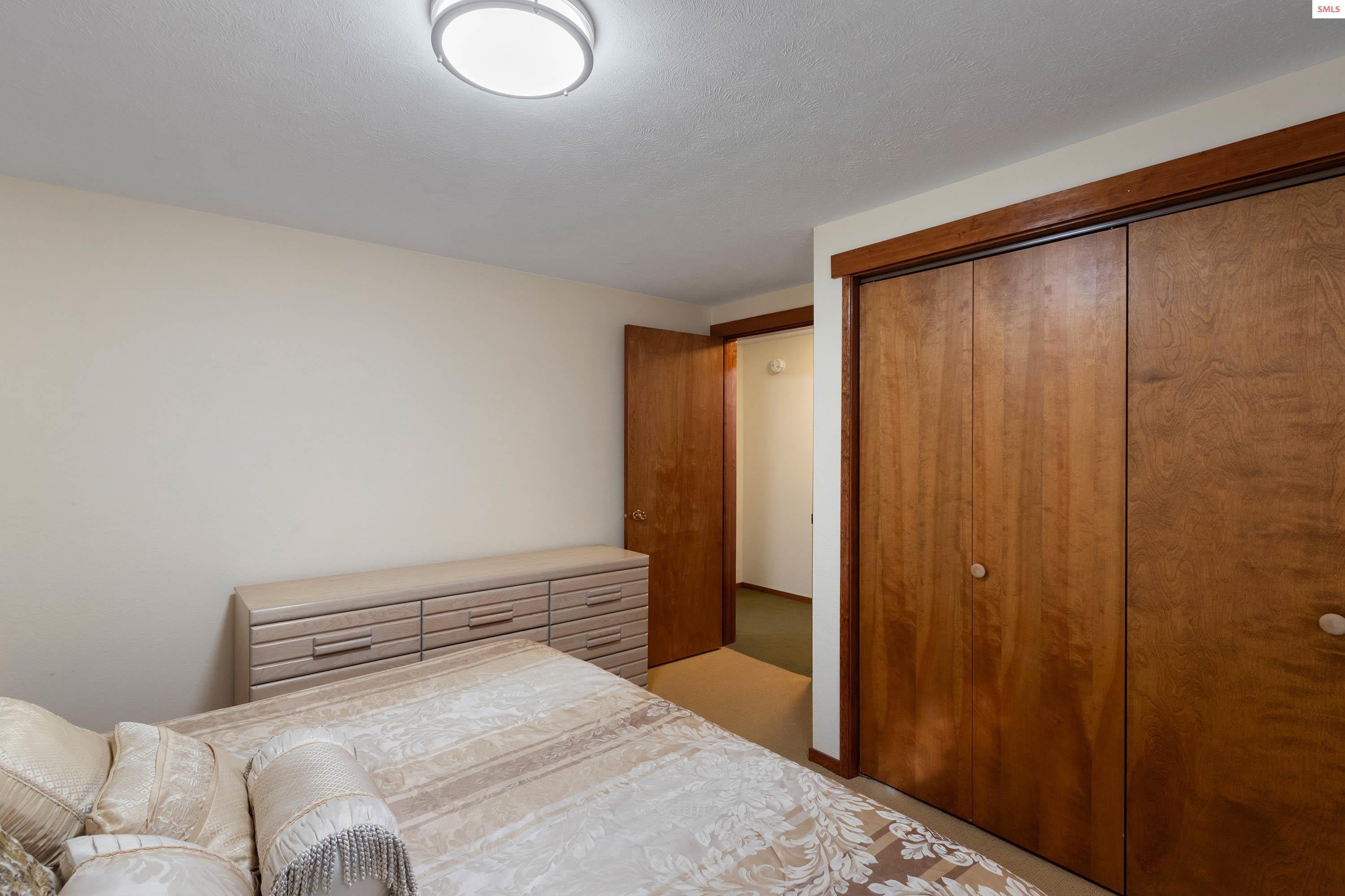 SELLER MOTIVATED! Wait no longer, now is the time to strike a deal! Li – image 34