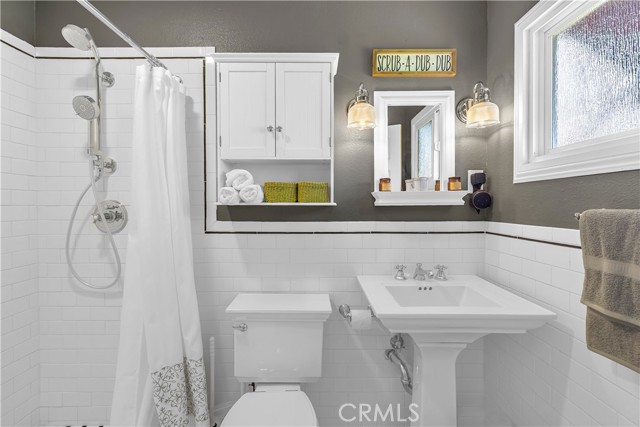 2415 2415 E Oakmont, Orange, California, 92867, USA, 3 Bedrooms Bedrooms, ,1 BathroomBathrooms,Residential,For Sale,2415 E Oakmont,PW26132191