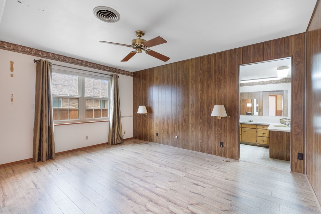 1801 1801 N Llano St, Fredericksburg, Texas, 78624, USA, 3 Bedrooms Bedrooms, ,2 BathroomsBathrooms,Residential,For Sale,1801 N Llano St,104229