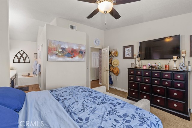 Beautiful move-in ready POOL home in the highly desirable Serenade Com – image 21