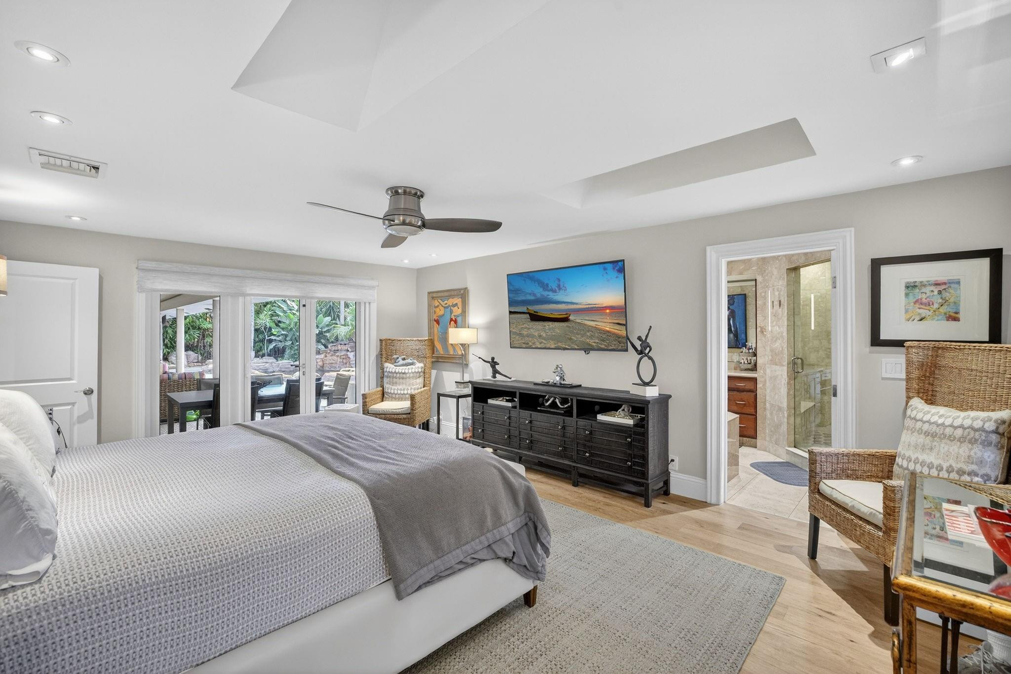 Rare & remarkable resort-style estate, set on an expansive lot in one – image 34