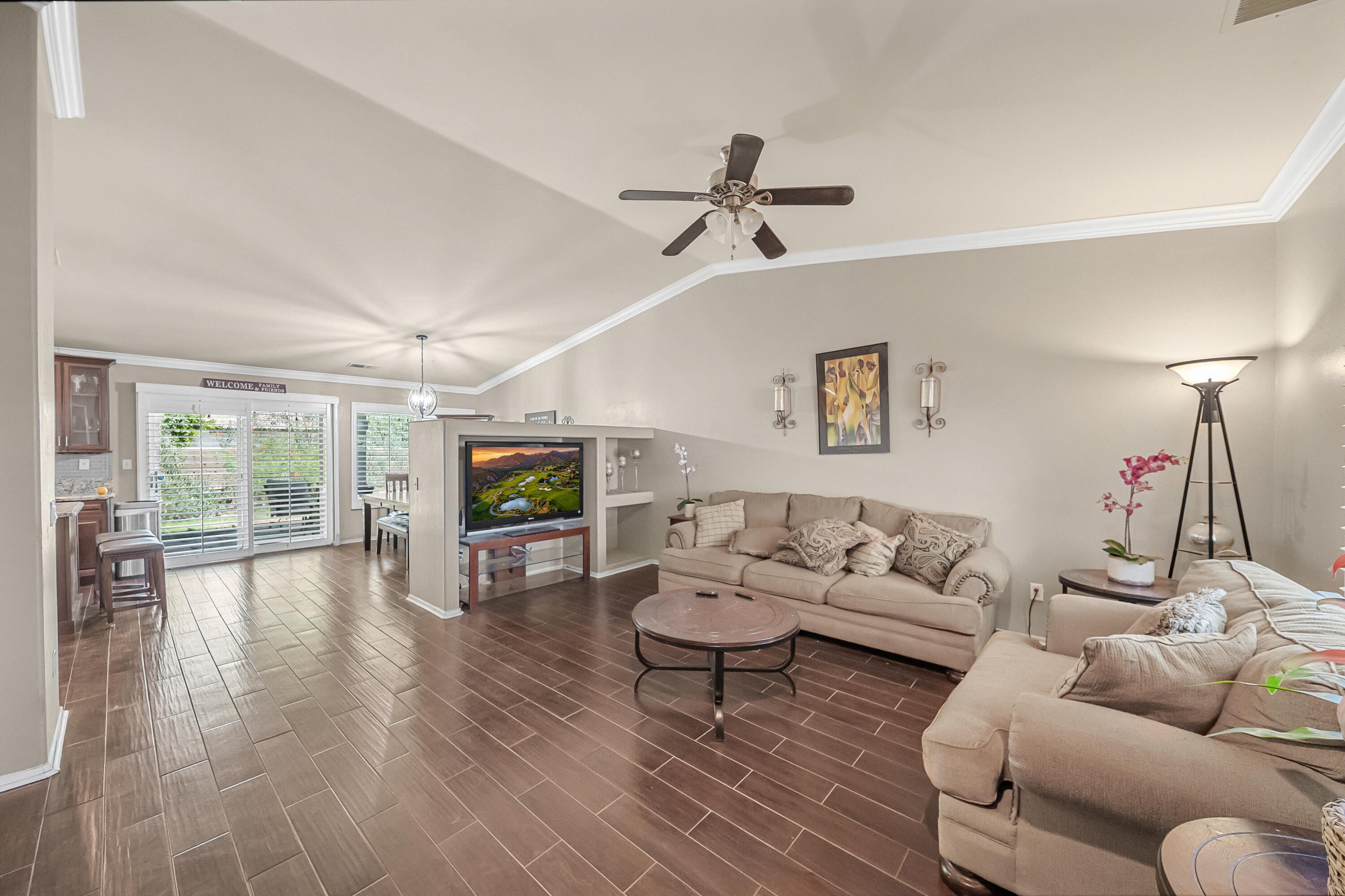 Welcome to this beautiful home in the highly desirable Villa Montego c – image 4