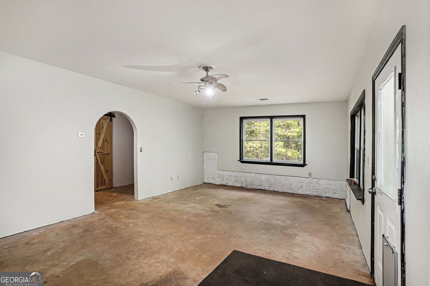 Experience the epitome of country living on this expansive 10+ acre pr – image 29