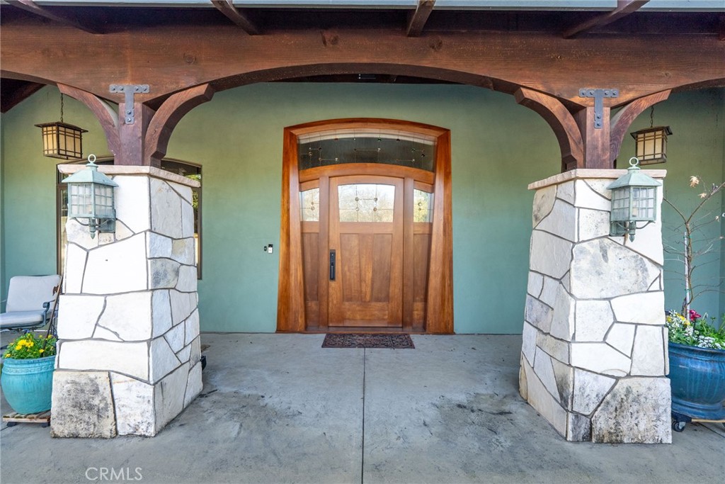 Located on the desirable West Side of Paso Robles, this custom-built 2 – image 3
