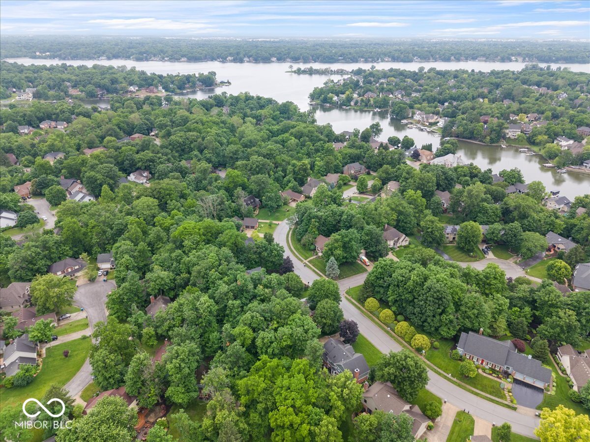 Updates galore in desirable Feather Cove III! Nestled on a half-acre w – image 46