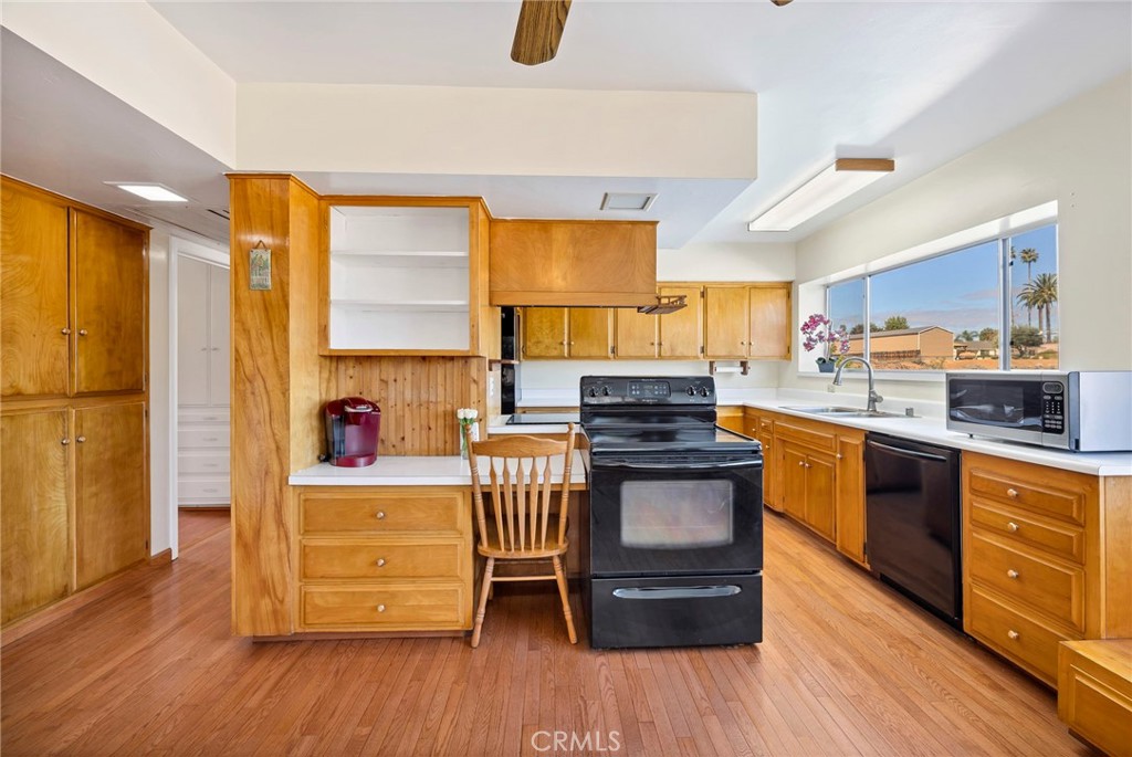 READY FOR A POOL HOME WITH STUNNING VIEWS?! Welcome to 26320 Rim Road, – image 21