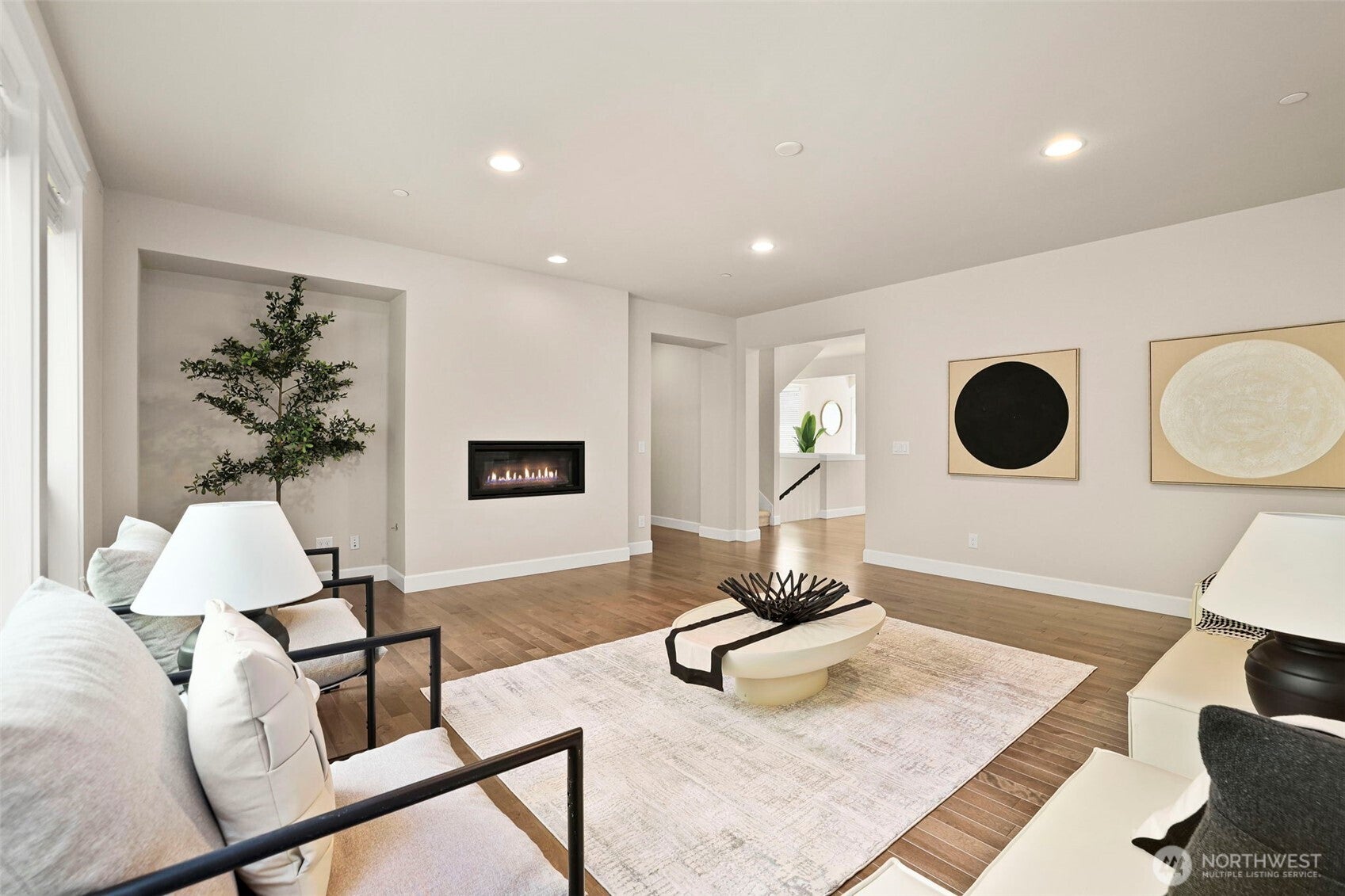 Welcome to this beautifully designed Sagebrook Lane home in Bothell Ca – image 4