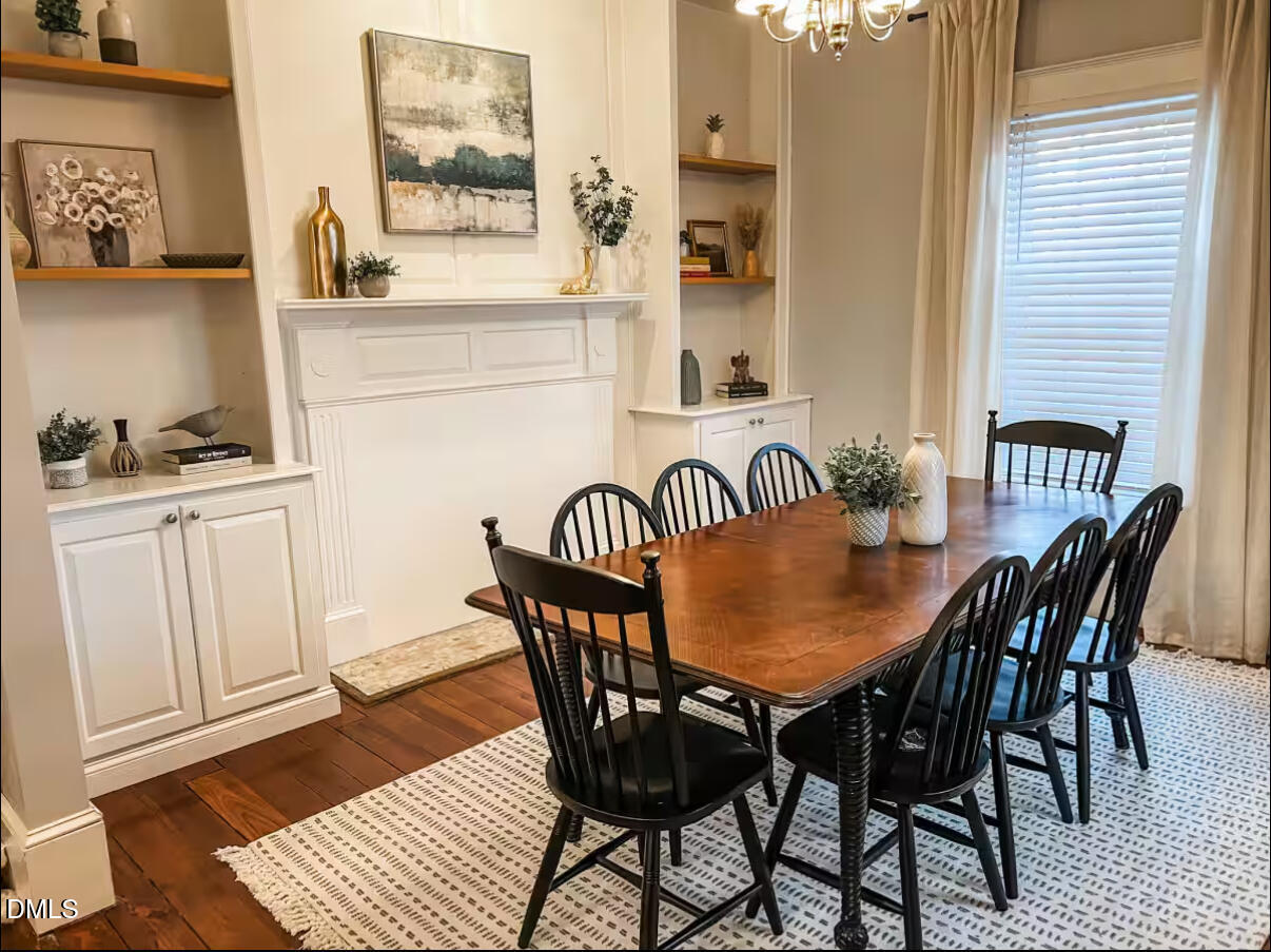 Located in the Oakwood District of Raleigh 405 Morson St blends timele – image 3