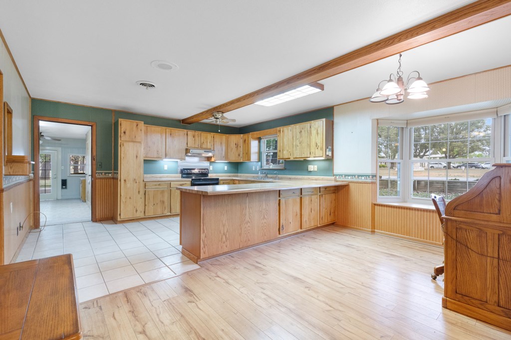 1801 1801 N Llano St, Fredericksburg, Texas, 78624, USA, 3 Bedrooms Bedrooms, ,2 BathroomsBathrooms,Residential,For Sale,1801 N Llano St,104229