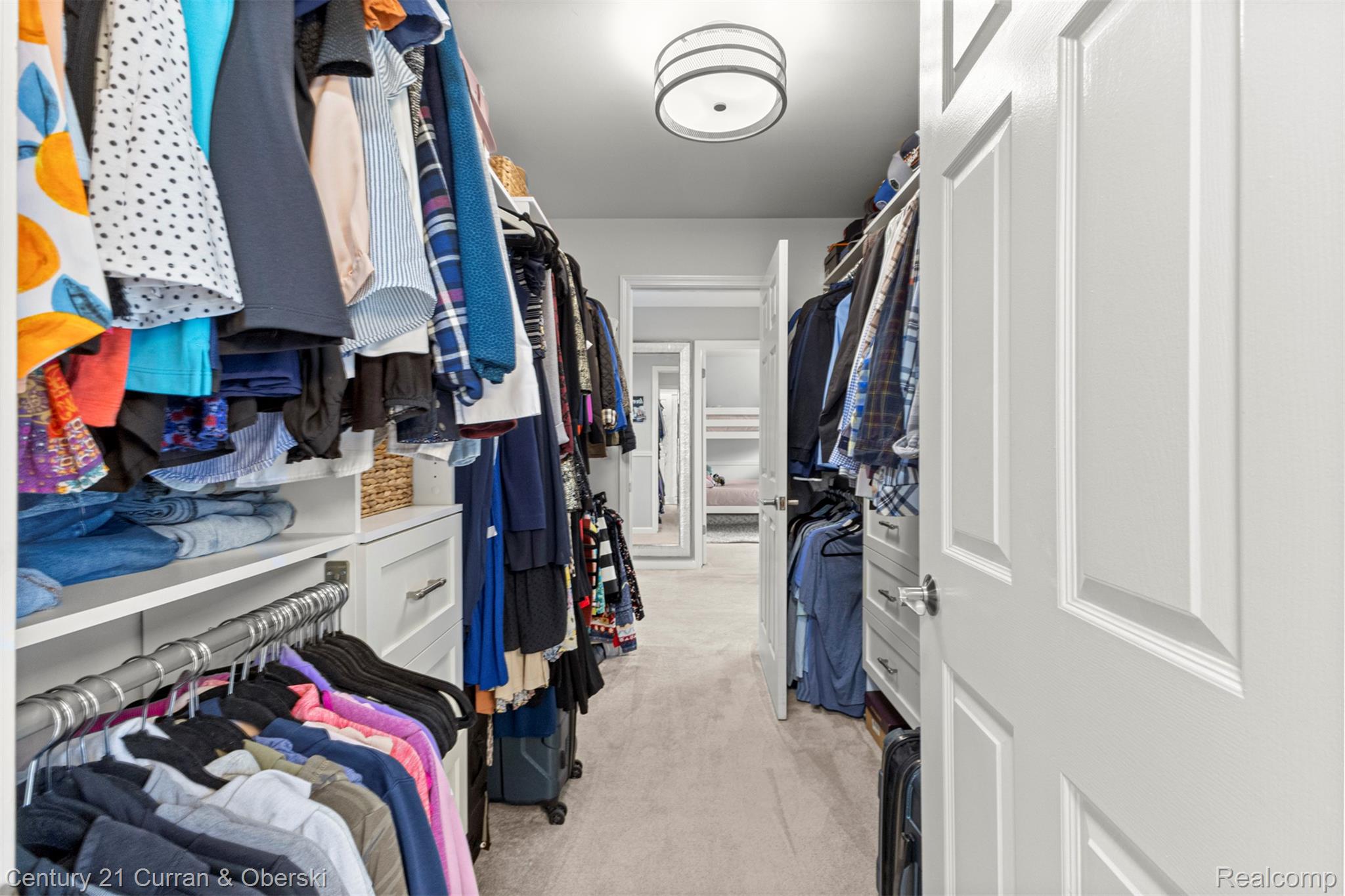 Welcome to 30999 Sudbury Street in Farmington Hills. This beautifully – image 36