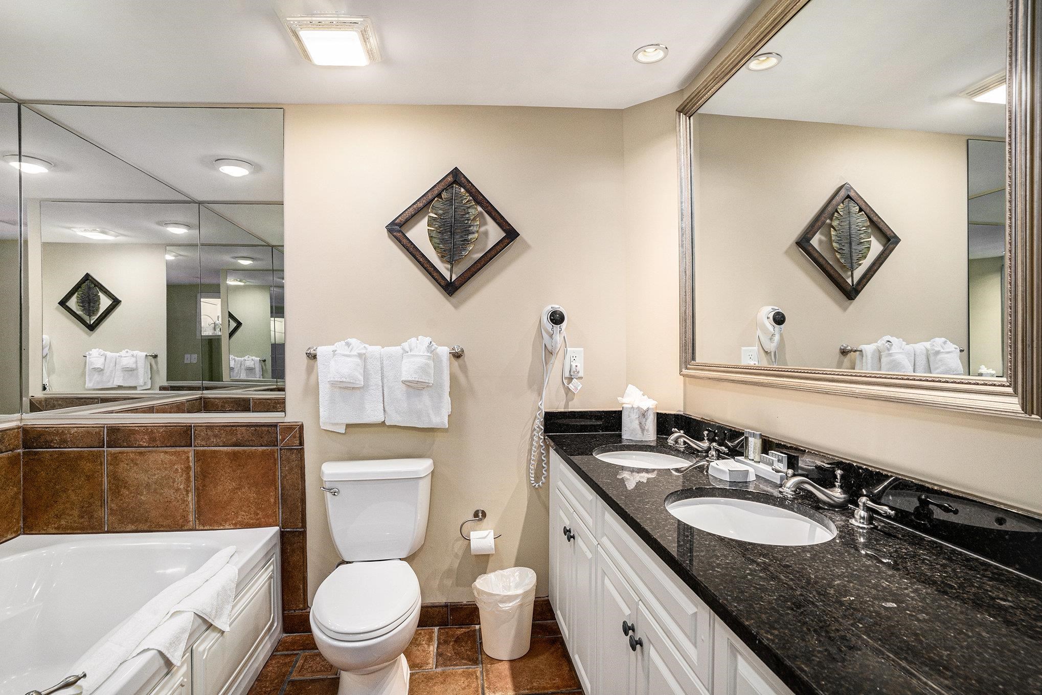 Experience upscale oceanfront living in this impeccably maintained 1-b – image 16