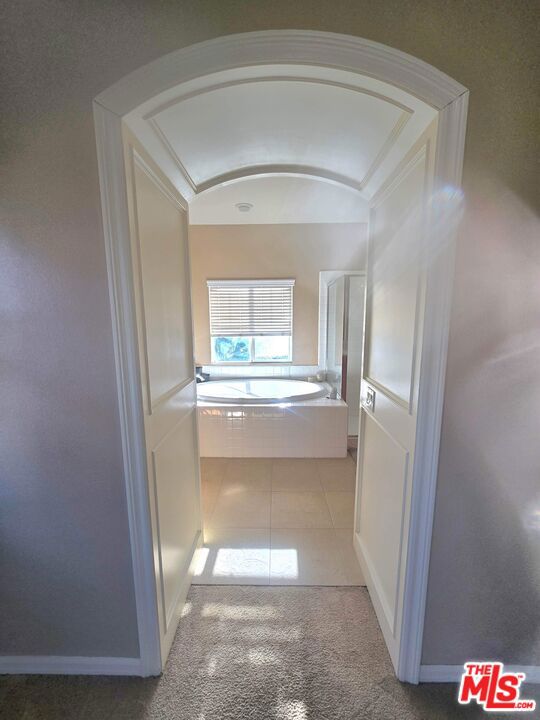 Stunning 5-bedroom, 4-bathroom, 2-story single-family home in the high – image 41