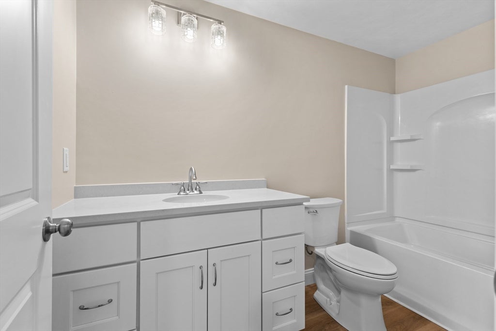 New is Nice! Beautifully done free standing home in Ocean Village a co – image 37