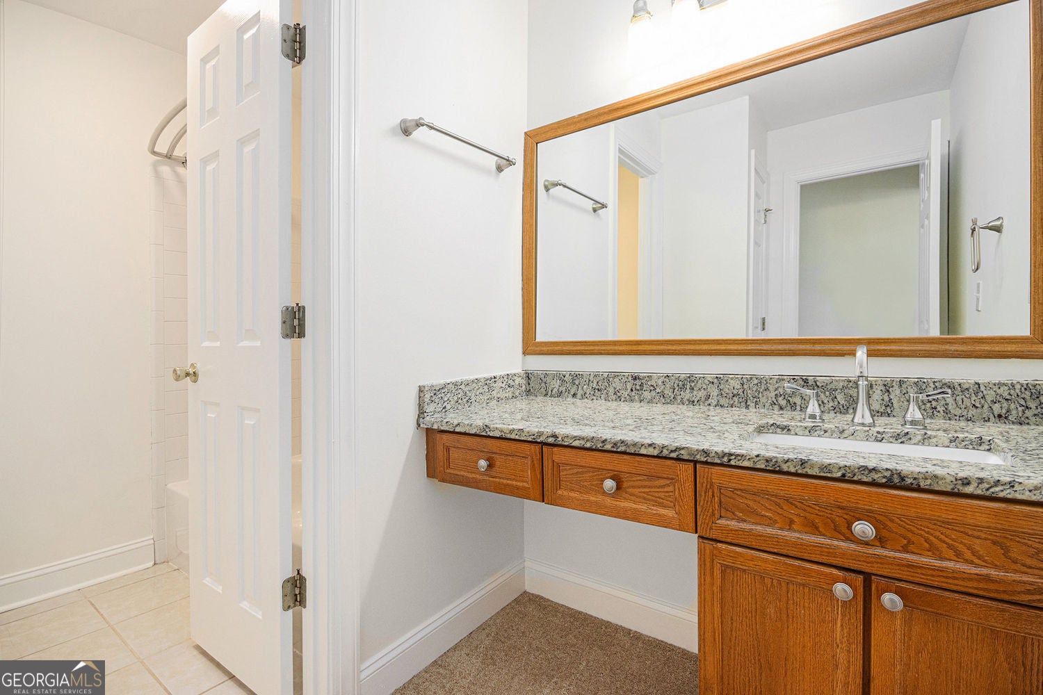 Fully finished basement with refined lakefront living in this beautifu – image 41