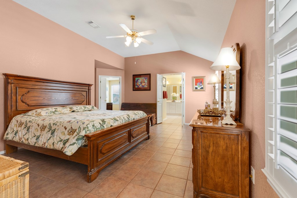 This is the Colorado floor plan. One of the largest homes in HHC. Heri – image 20