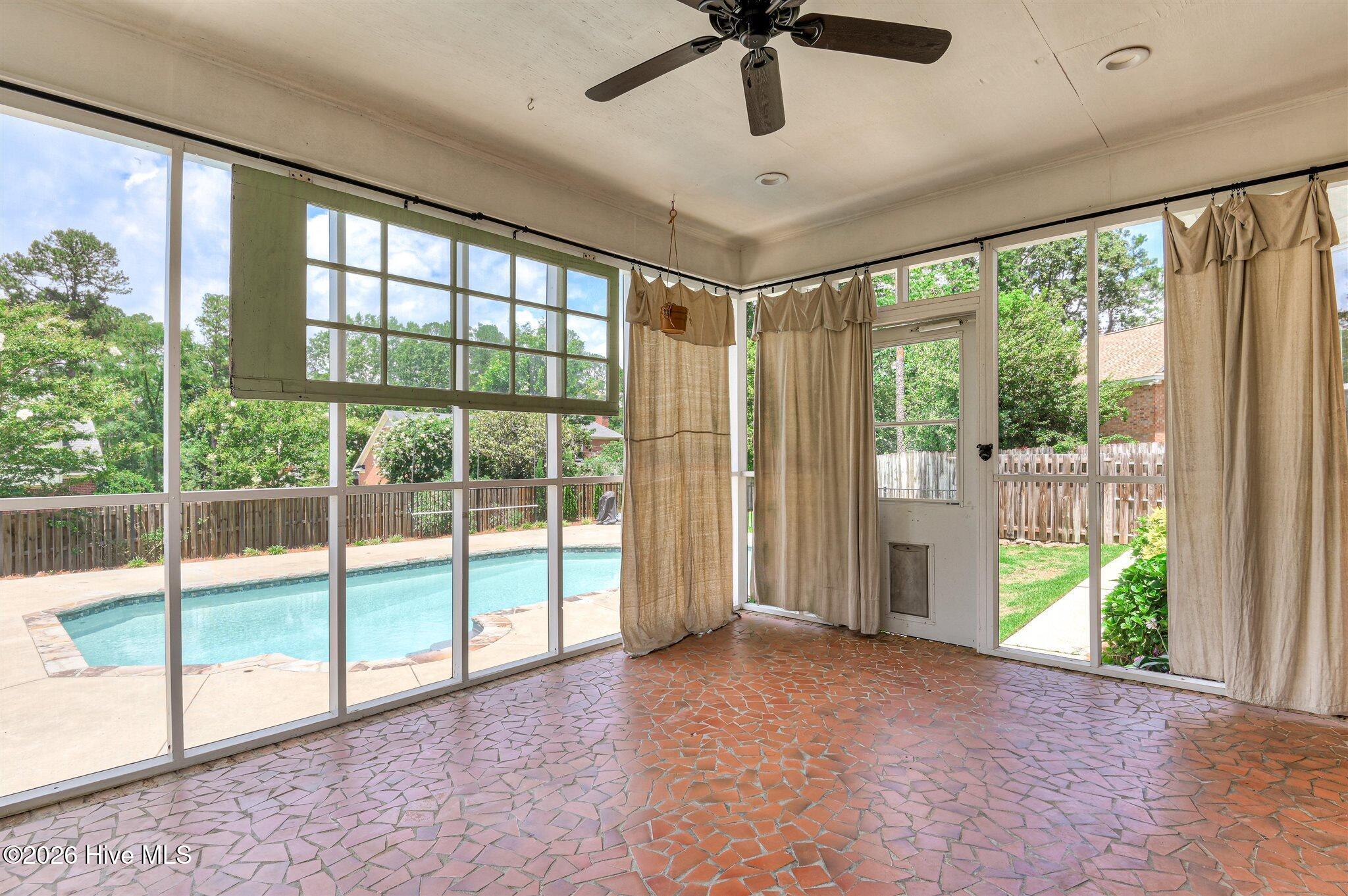 Welcome to this stunning brick home nestled on a quiet cul-de-sac in t – image 54