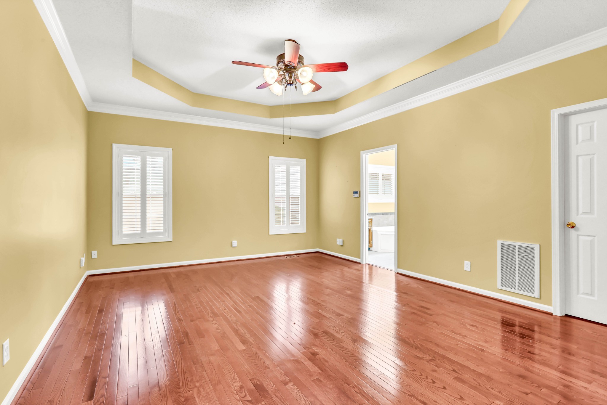 Come & make this One-Level All-Brick Custom Ranch with Bonus Room Car – image 10