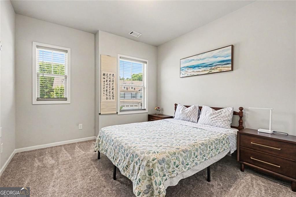 This 2,807 SF, 4-bedroom, 2.5-bath home is nestled in a vibrant commun – image 24