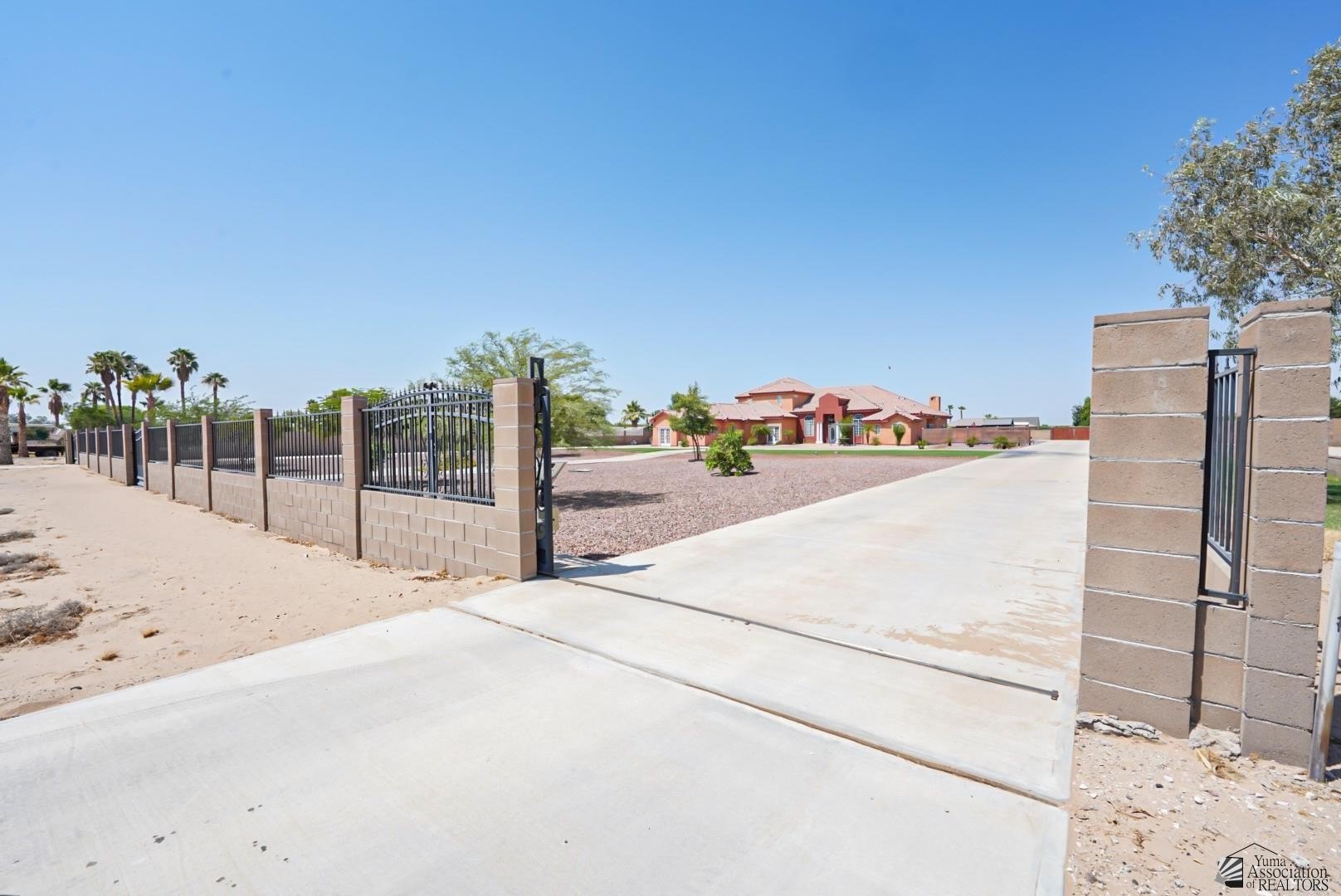 4074 4074 S AVE 5 1/2 E, Yuma, Arizona, 85365, USA, 5 Bedrooms Bedrooms, ,4 BathroomsBathrooms,Residential,For Sale,4074 S AVE 5 1/2 E,20260686