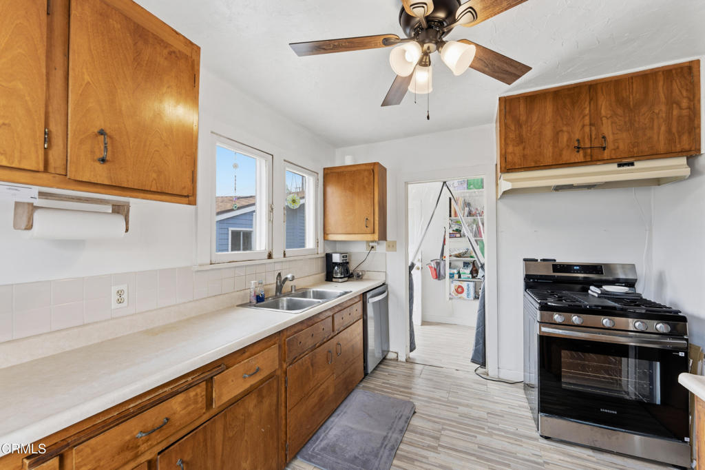 1813 1813 Ocean Avenue, Ventura, California, 93001, USA, 3 Bedrooms Bedrooms, ,1 BathroomBathrooms,Residential,For Sale,1813 Ocean Avenue,V1-35695