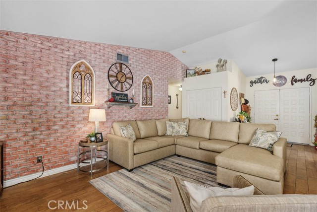 Beautiful move-in ready POOL home in the highly desirable Serenade Com – image 10